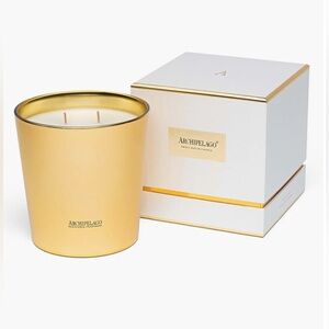 ARCHIPELAGO CANDLE - SMALL BATCH- WINTER FROST -LIMITED EDITION HOLDAY CHRISTMAS
